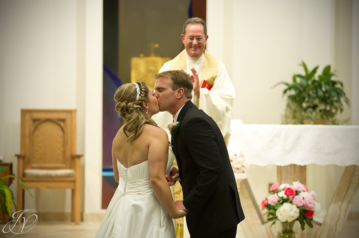 Saratoga Wedding Photographer, Mohawk River Country Club & Chateau, ceremony photos, first kiss photo, just married photo
