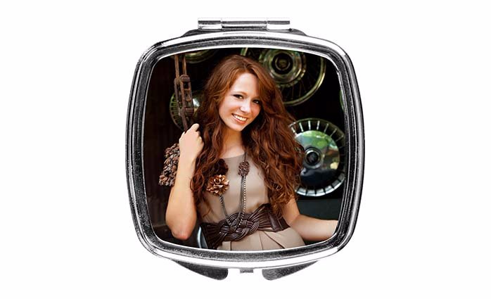 Personalized Mirror Compact