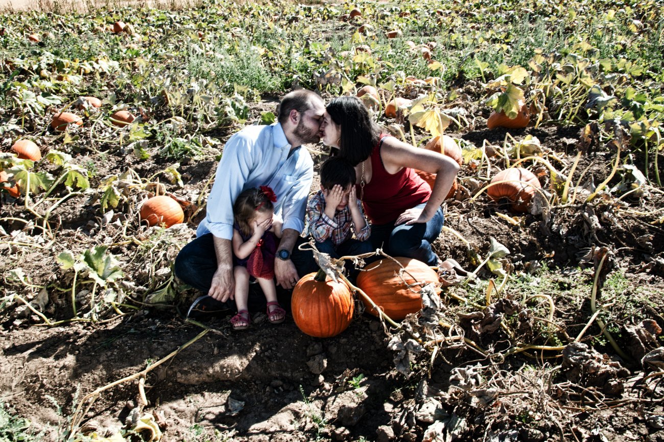 Pfaff Family Portraits in a pumpkin patch