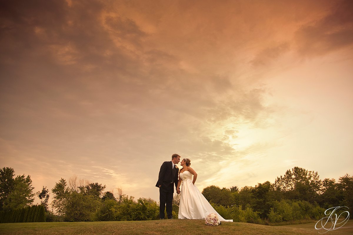Saratoga Wedding Photographer, Mohawk River Country Club & Chateau, bride and groom photo, bride and groom sunset