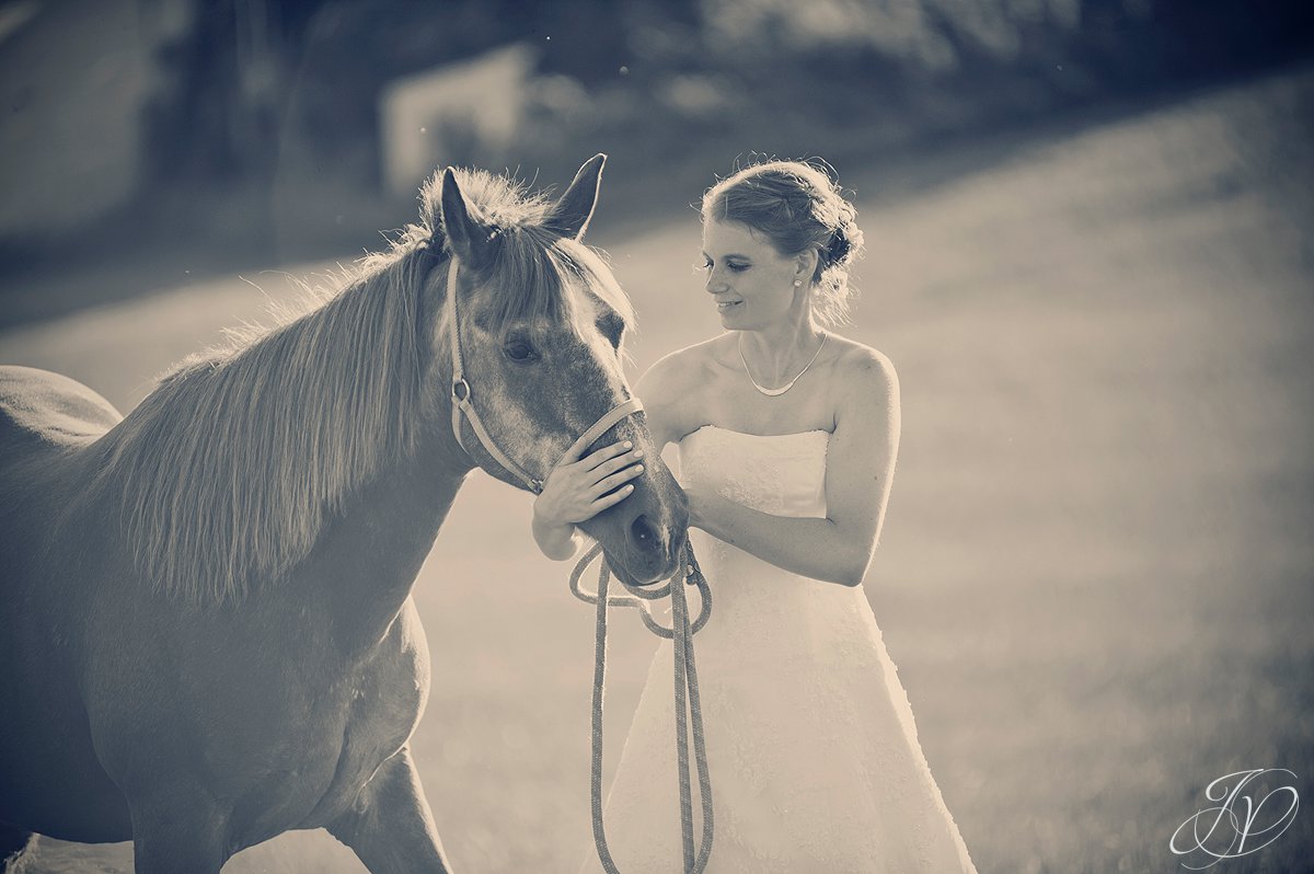Saratoga Wedding Photographer, upstate wedding photographer, outdoor wedding photo, bride with horse