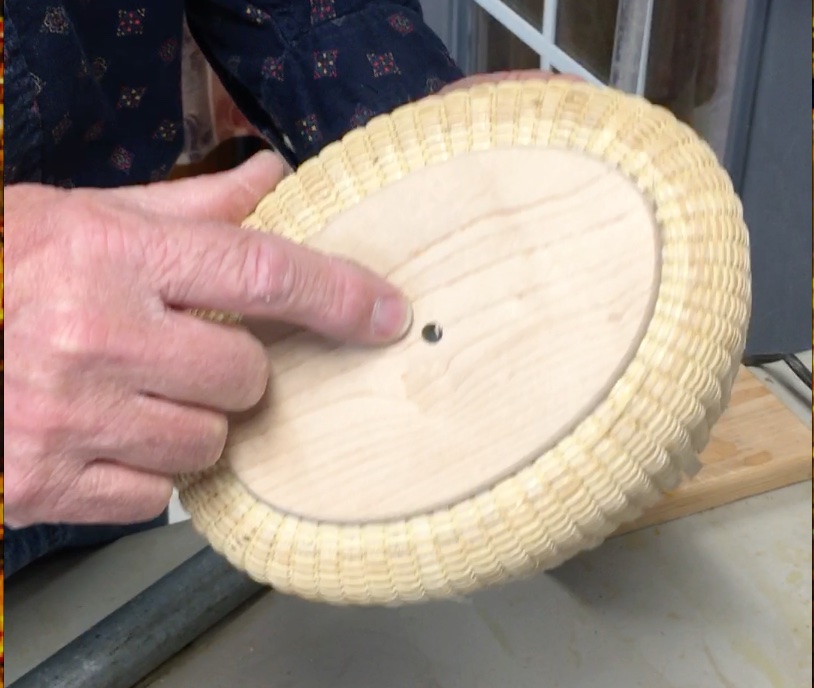 Video - Inserting a Plug in the Base