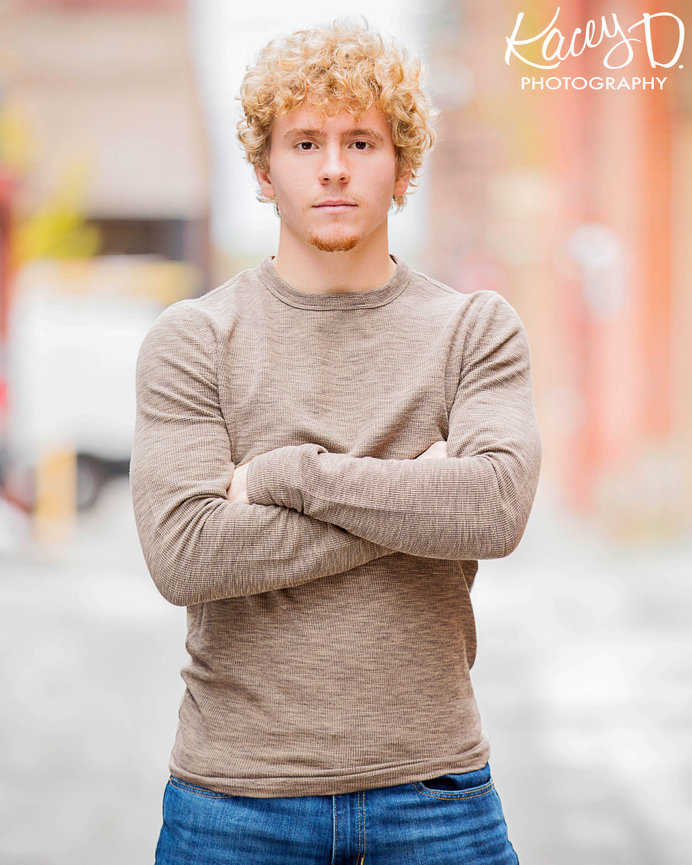 Senior Session Scheduling: Navigating the Seasons for the Perfect Photoshoot