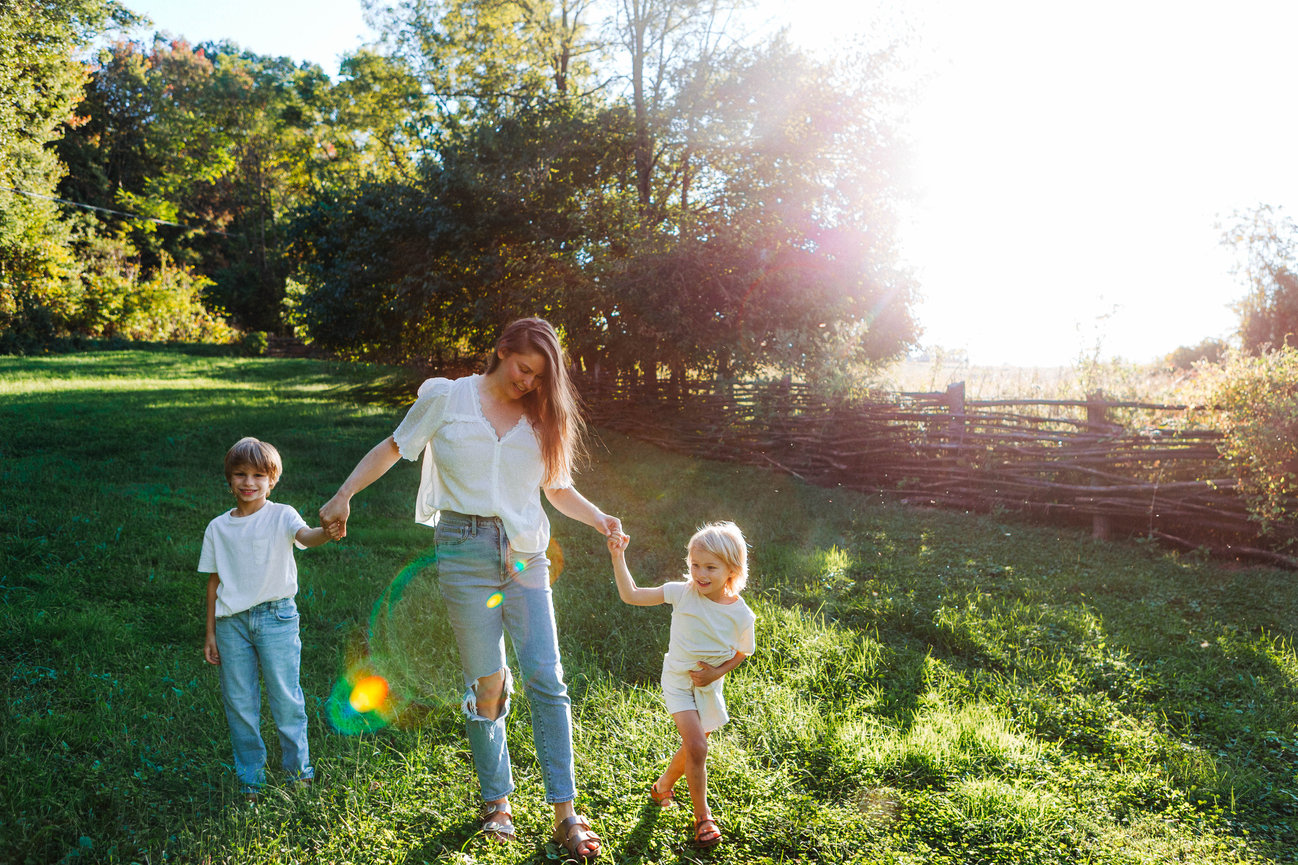 A Mommy + Me Session at Short Hills Springs in Purcellville, Virginia