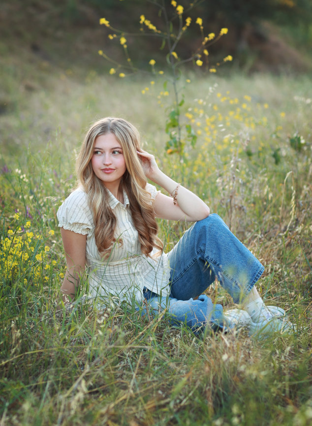 Standard Senior/Graduate Session PLUS Mini