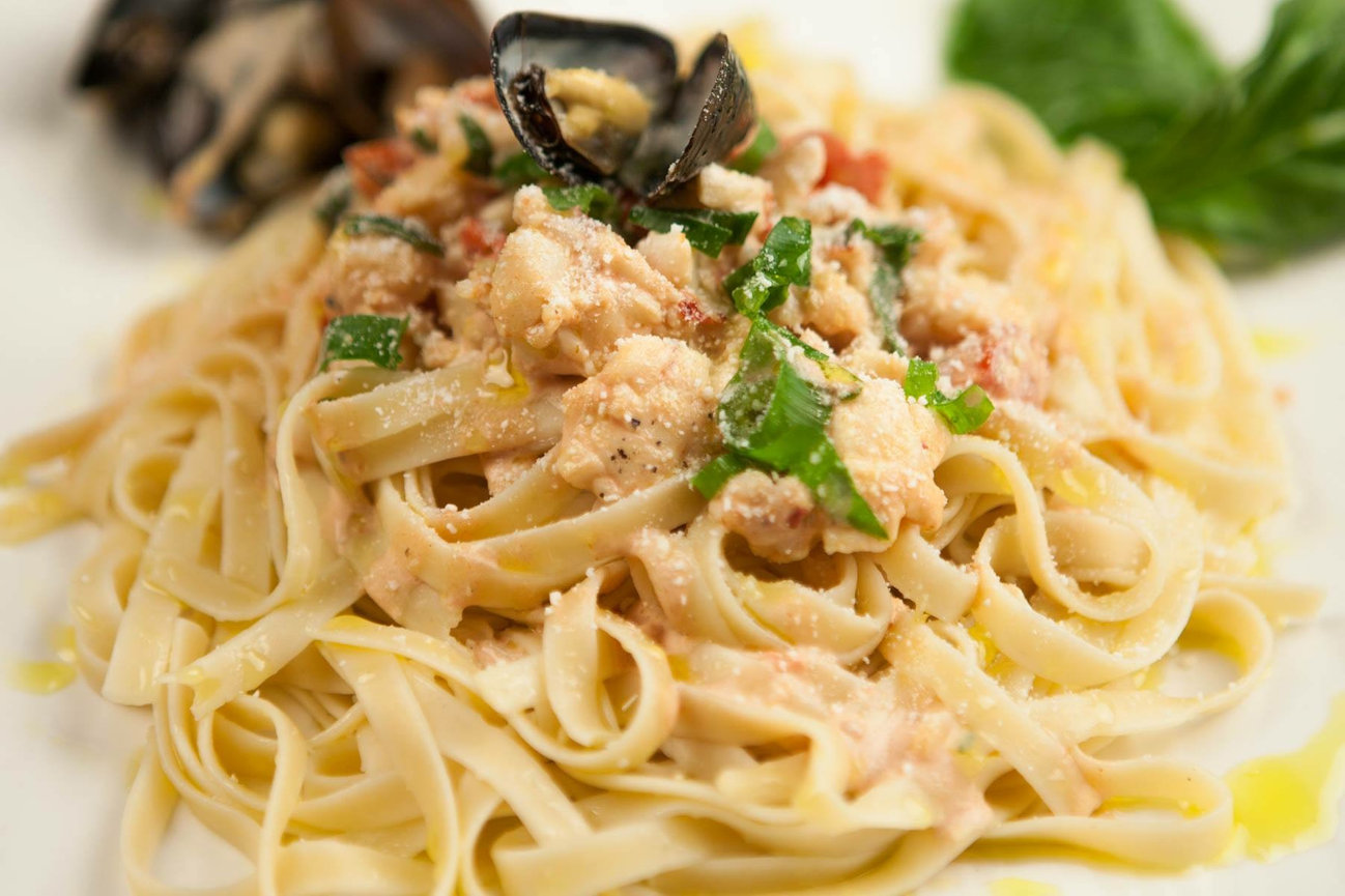 Espresso photography, art and love combined in one shot.