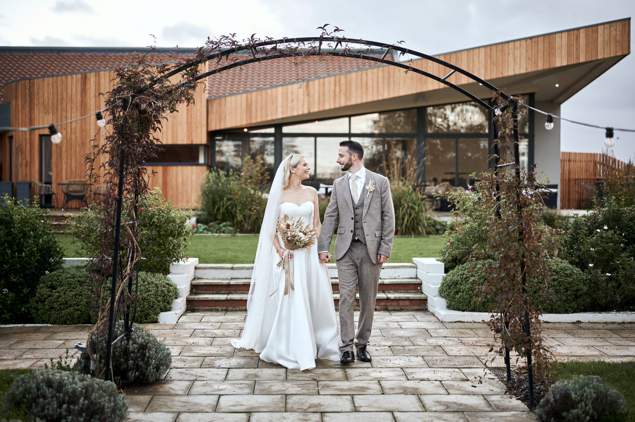 Gaynes Park Summer Wedding - Harriet & Ed