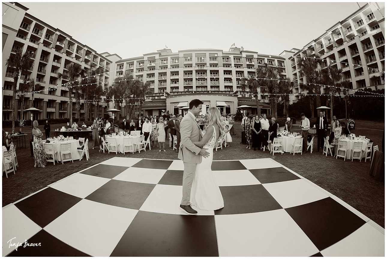 Vintage car couples shoot