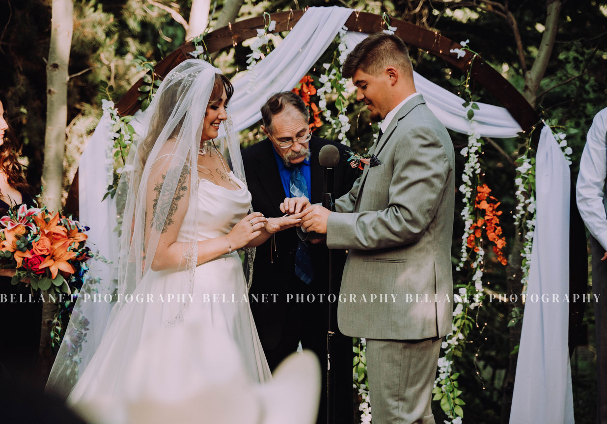 Nick and Eva Sweet Water Hollow Salmon Idaho Idaho Wedding