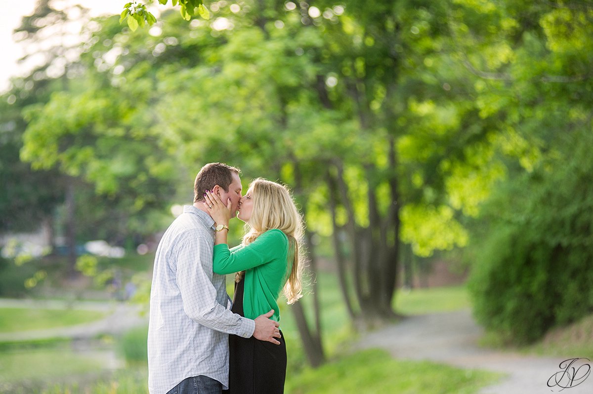 photo of couple kissing in washington park albany ny