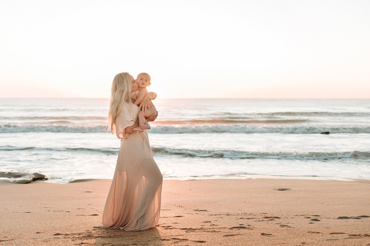 Ryaphotos Baby Plan Member - Coastal Motherhood Session - Rya Duncklee  Studios