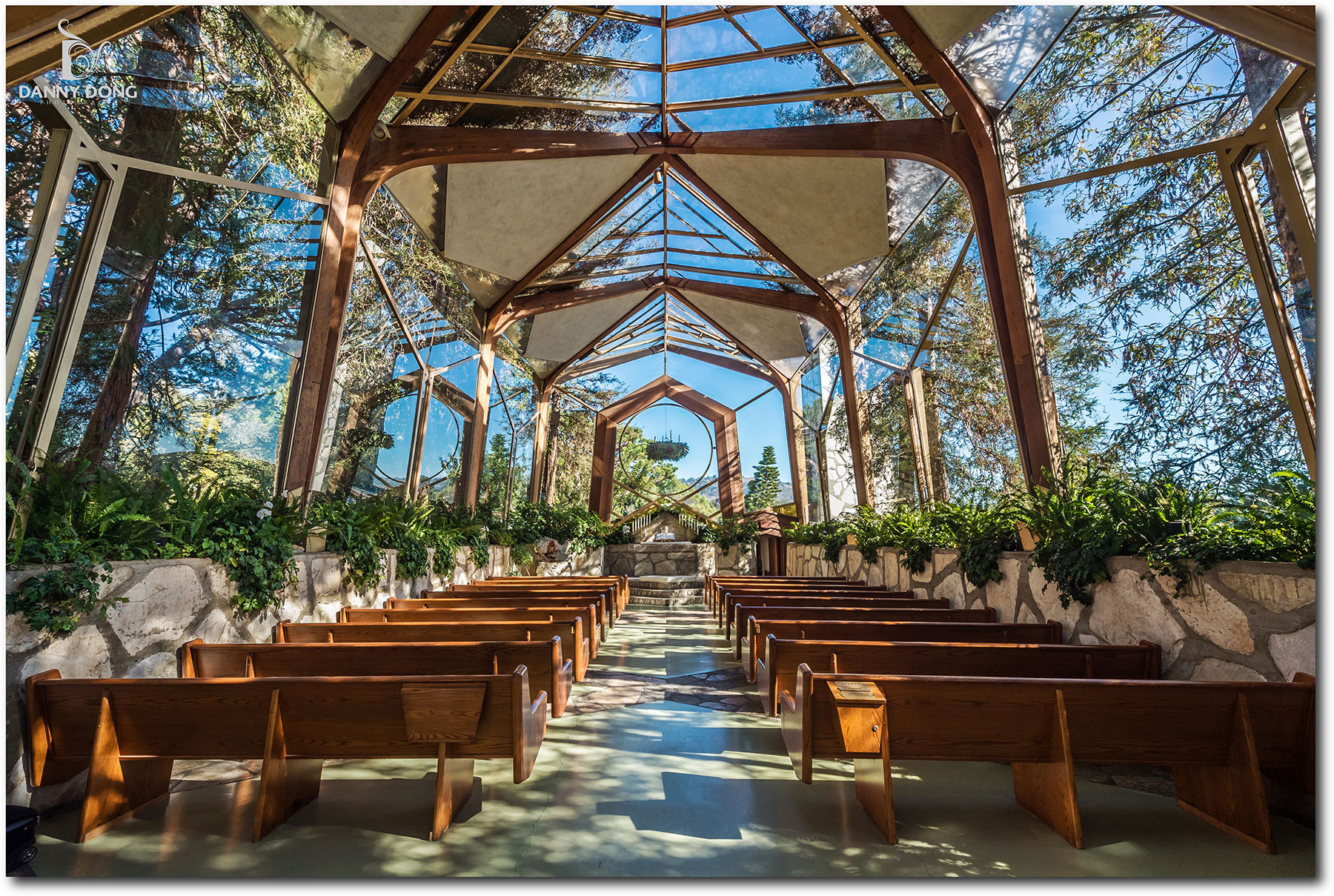 AN INTIMATE ELOPEMENT WAYFARERS CHAPEL WEDDING TIEYING