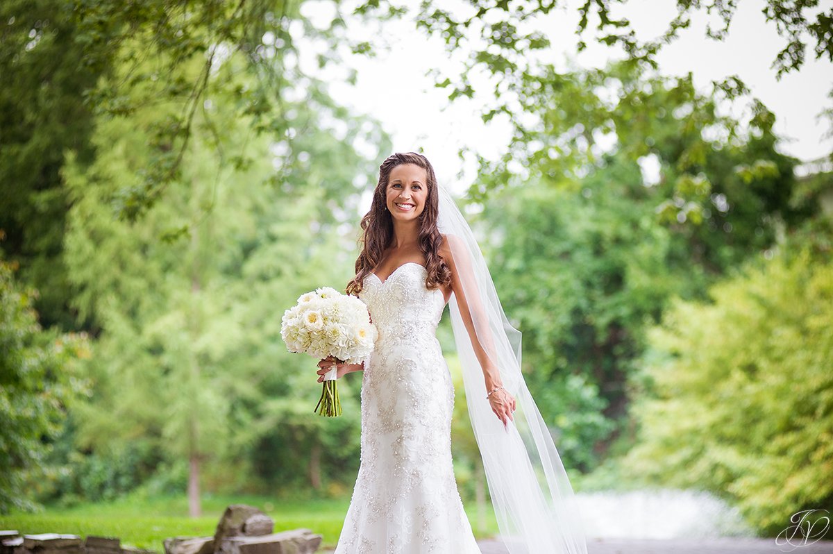 bridal portrait long flowing veil