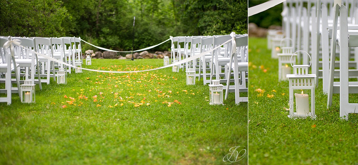 unique details of an outside ceremony