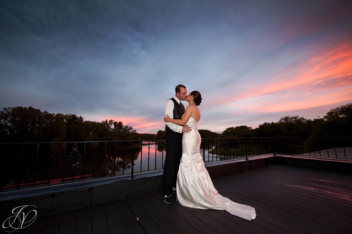 bride and groom with sunset, sunset photo with bride and groom, The Glen Sanders Mansion, Albany Wedding Photographer