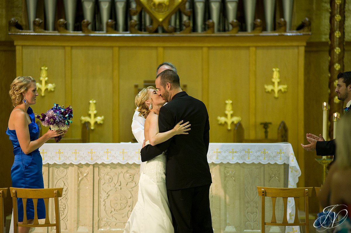 first kiss photo, blessed sacrament wedding photos, wedding ceremony photos, Albany Wedding Photographer