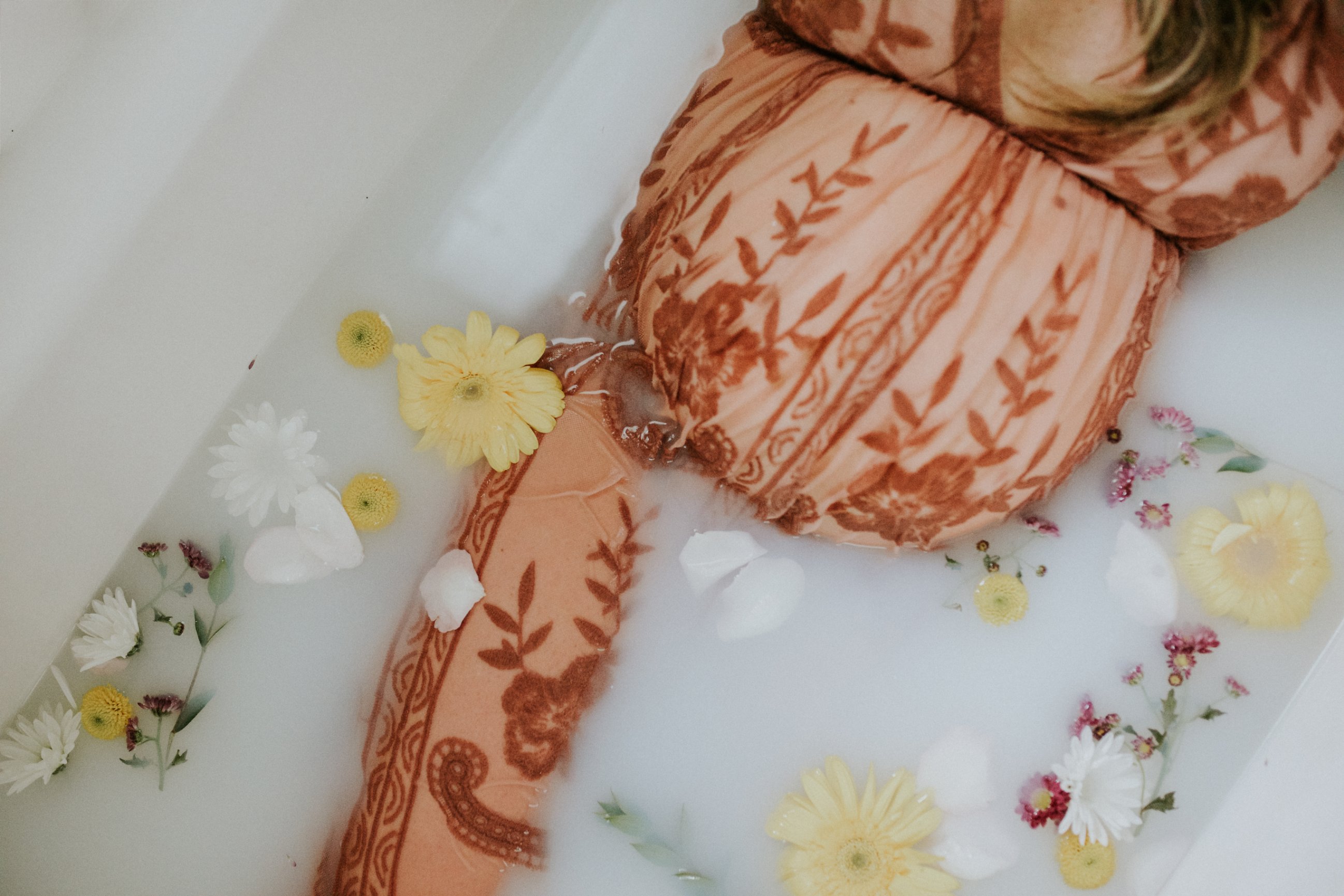 Kelsey's Milk Bath Maternity Session Abigail Bridges Photography