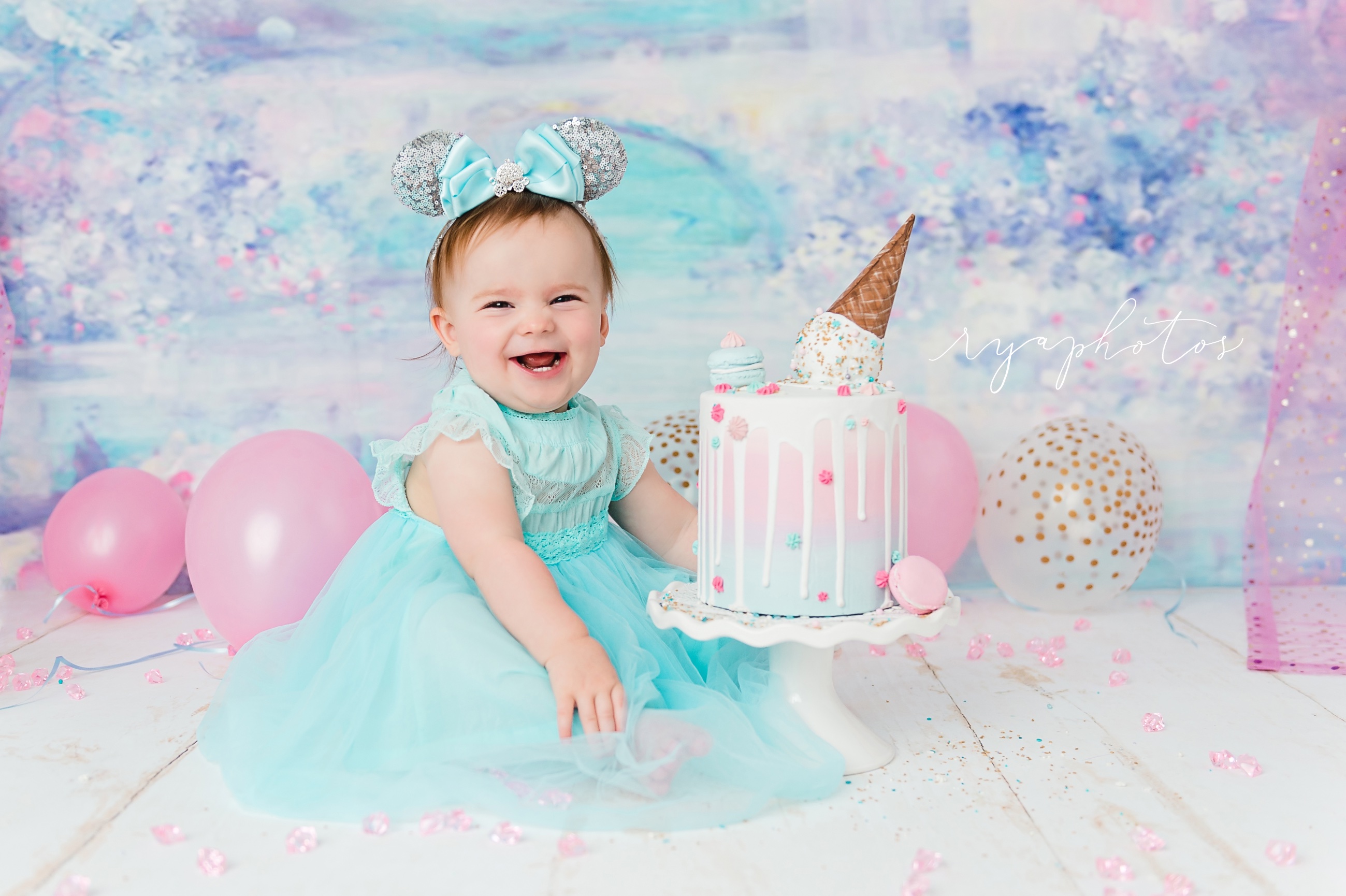 25 Crazy 1st Birthday Cake Smash Ideas For Your Little One