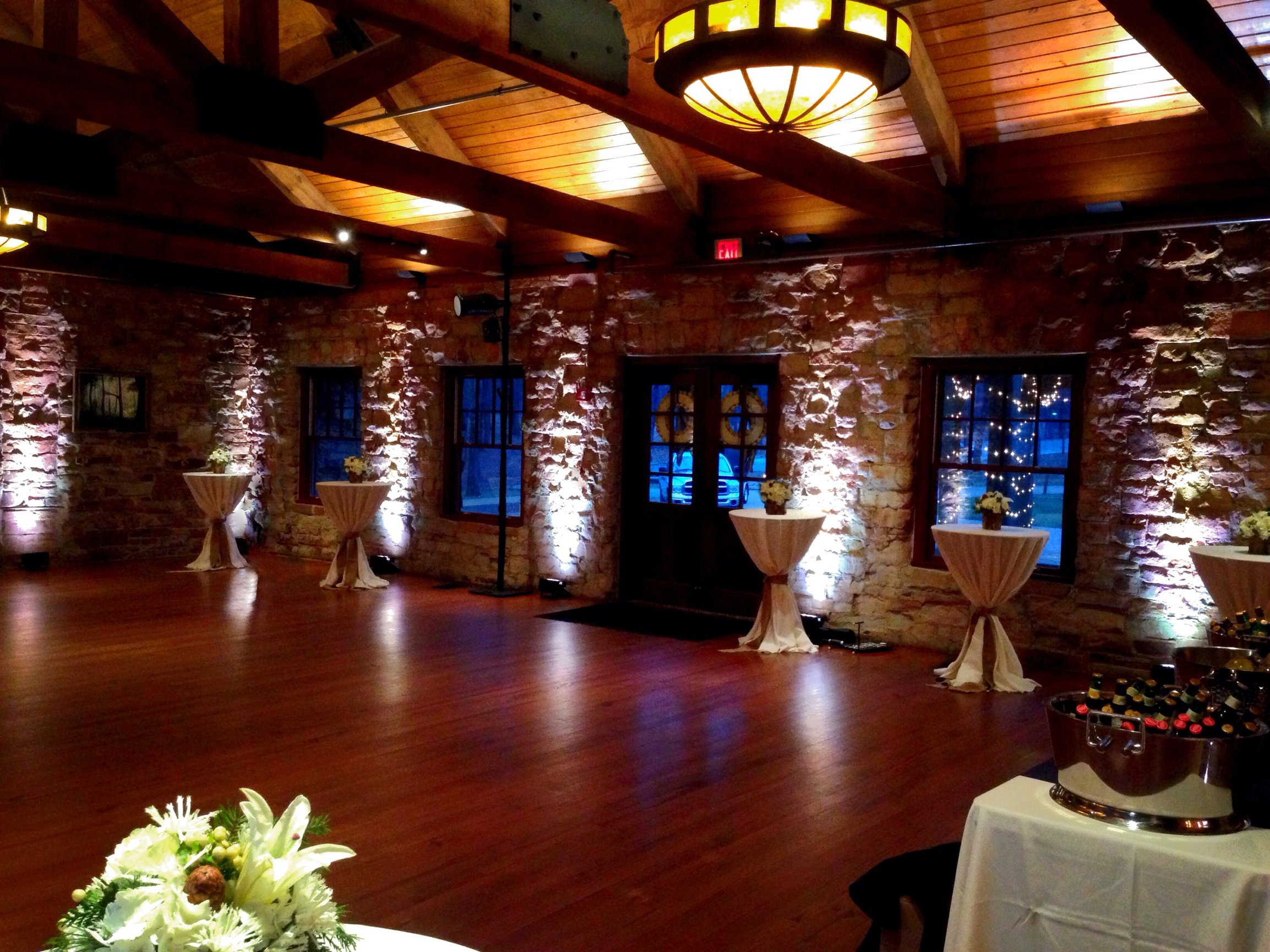 Monte Sano Lodge Huntsville with Metropolitan Disc Jockey Wedding DJ ...