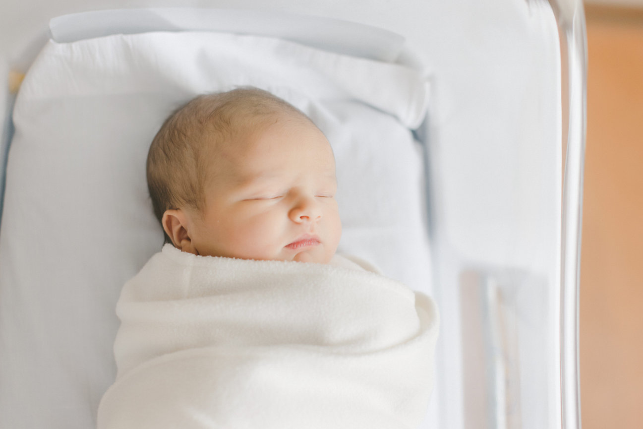 Minneapolis newborn photographer