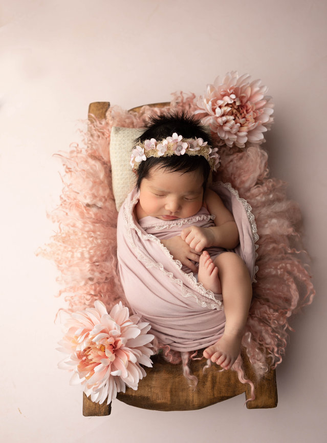 riverside newborn photographer ,riverside ca, riverside newborn photography, photographer in riverside ca,