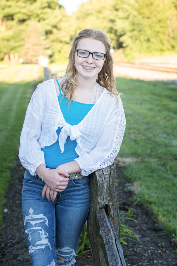 Parkview High School Senior Portraits in Orfordville Life in Pink