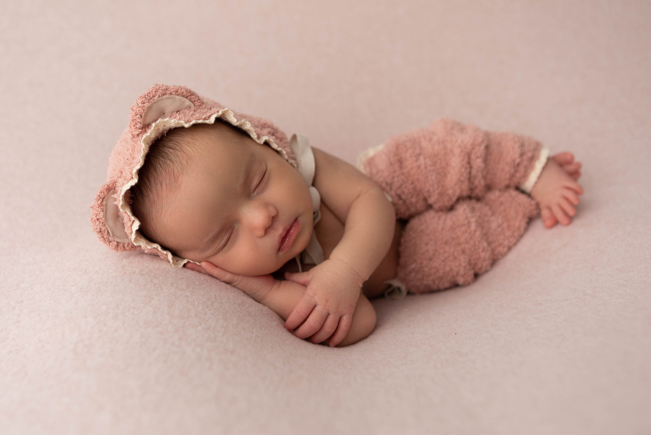 riverside newborn photographer ,riverside ca, riverside newborn photography, photographer in riverside ca,