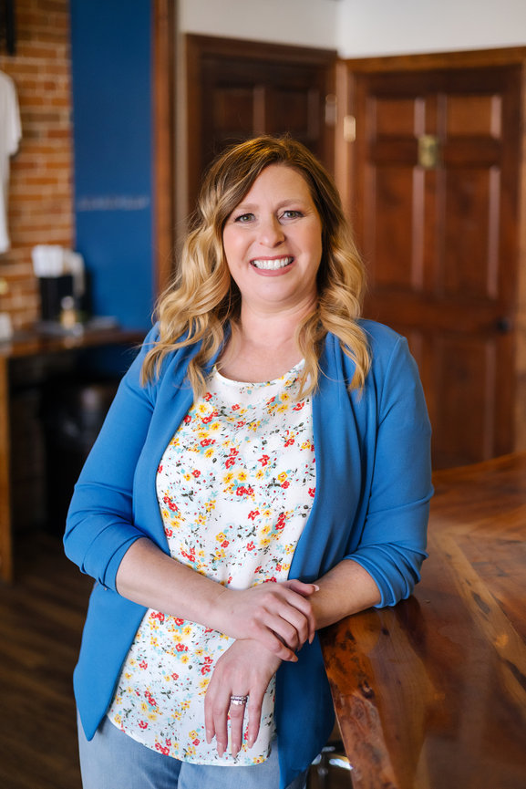 professional headshot photographer, La Crosse Wisconsin Photographer, Business Branding photographer, Onalaska Wisconsin Photographer, Studio Headshots, Professional Branding, Business Photographer, Corporate Headshot Photographer