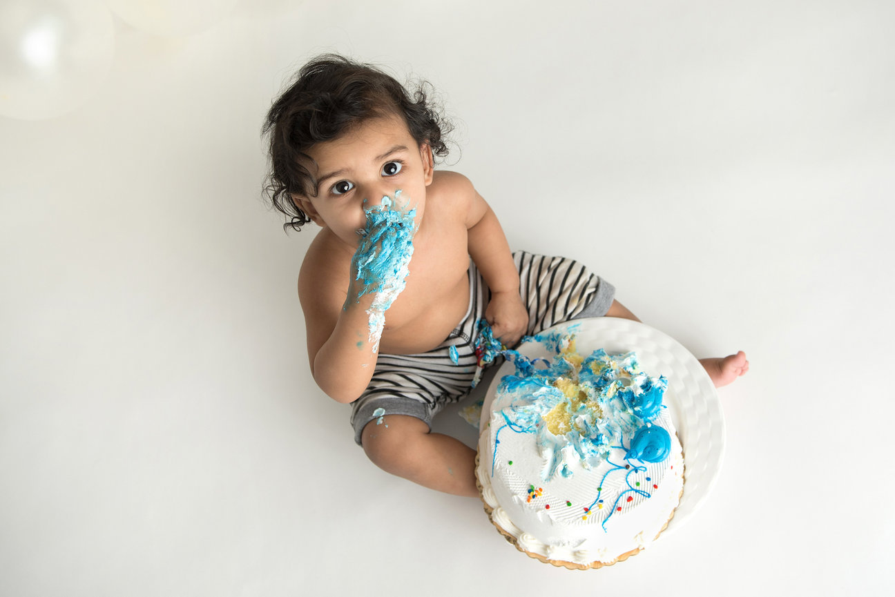Take Your Own Professional-Looking Cake Smash Pictures at Your Baby's  Birthday Party - I Can Teach My Child!