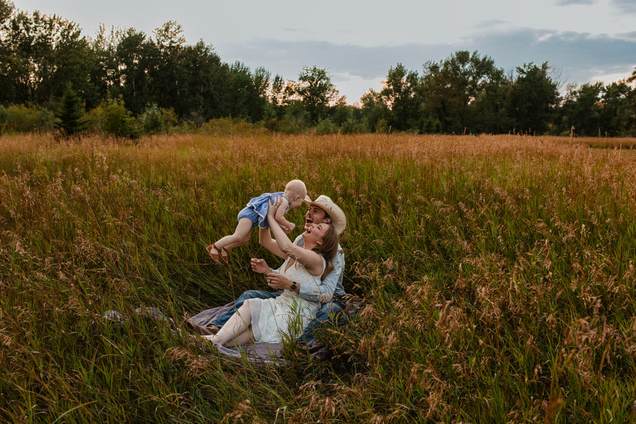 Beautiful outdoor family photography in Calgary and Okotoks