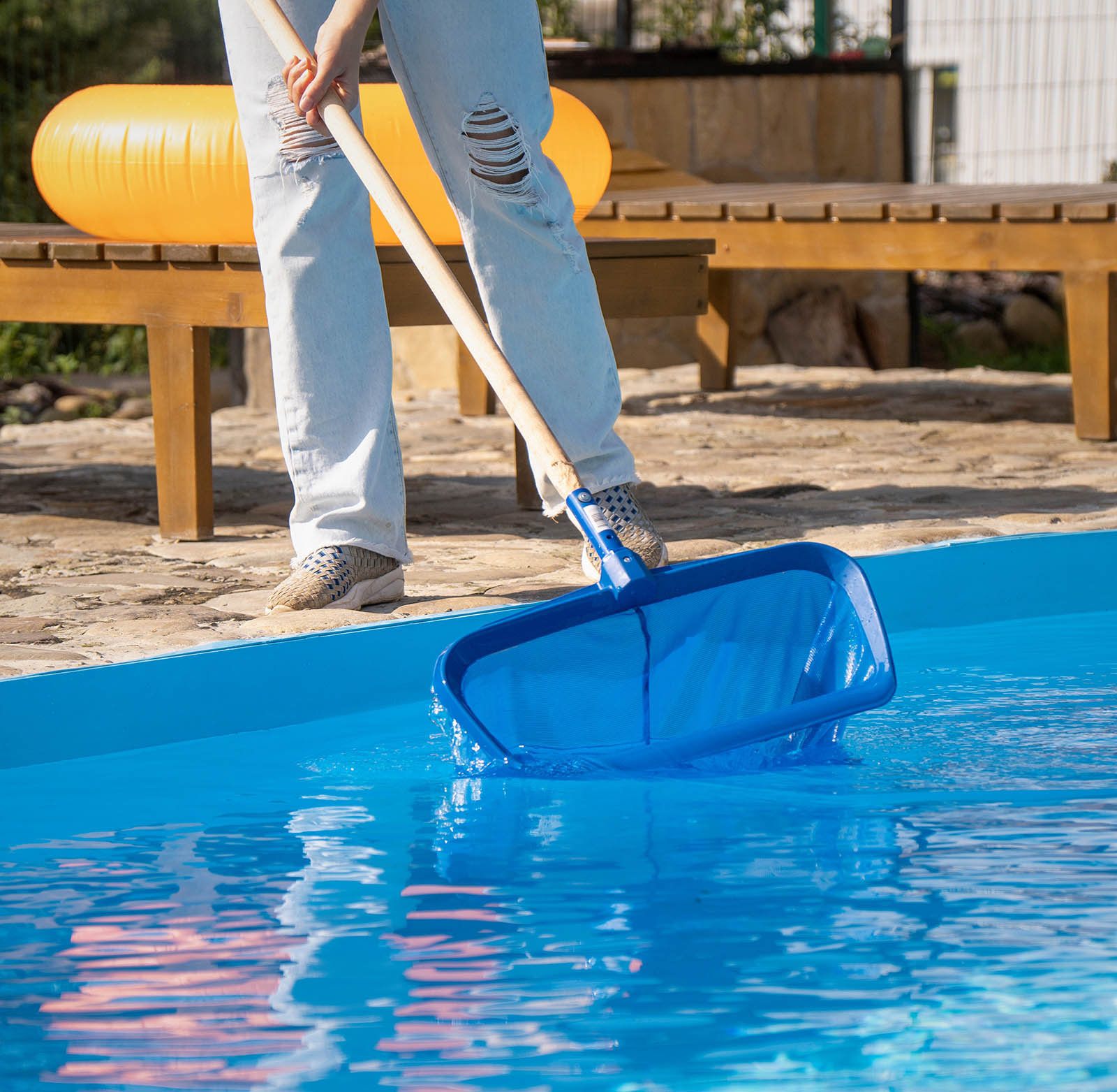 Professional weekly pool cleaning service