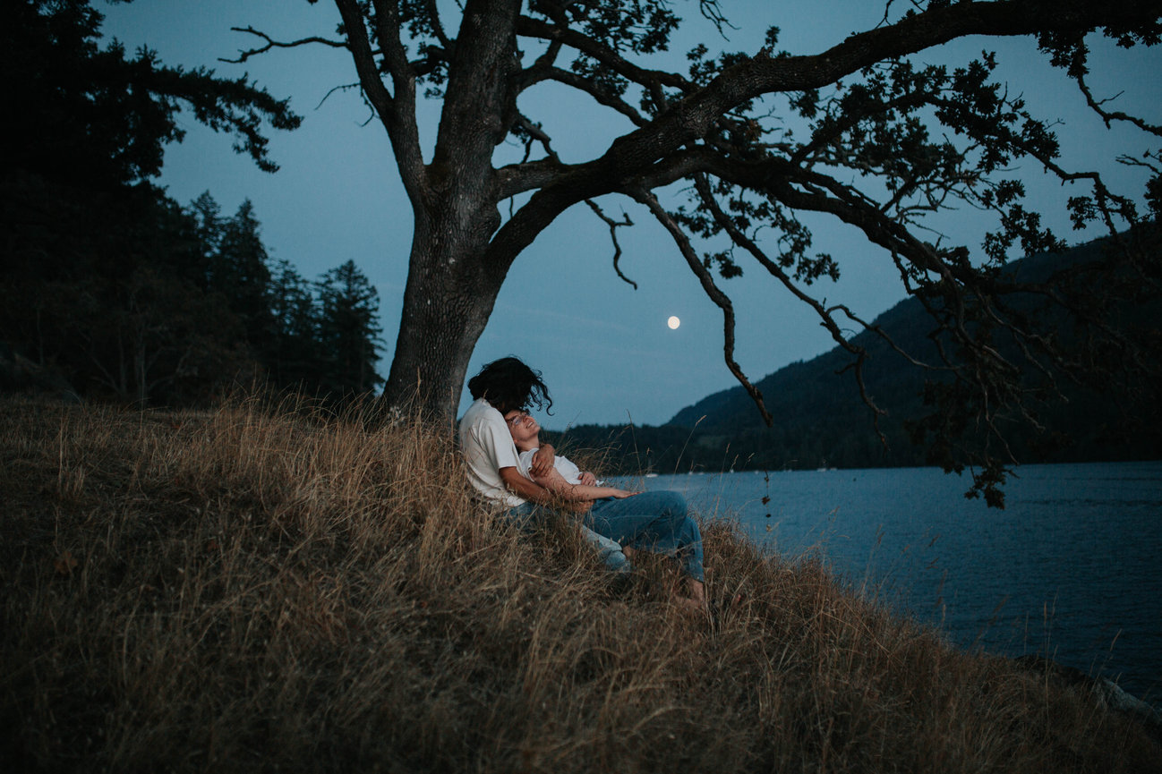 Billie Woods Photography creating proposal session images in Saltspring Island, BC.