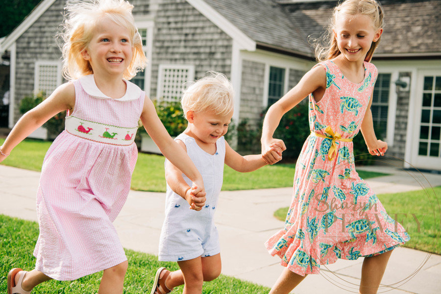 What To Wear: Summer Family Outfit Ideas - Sharyn Peavey Photography