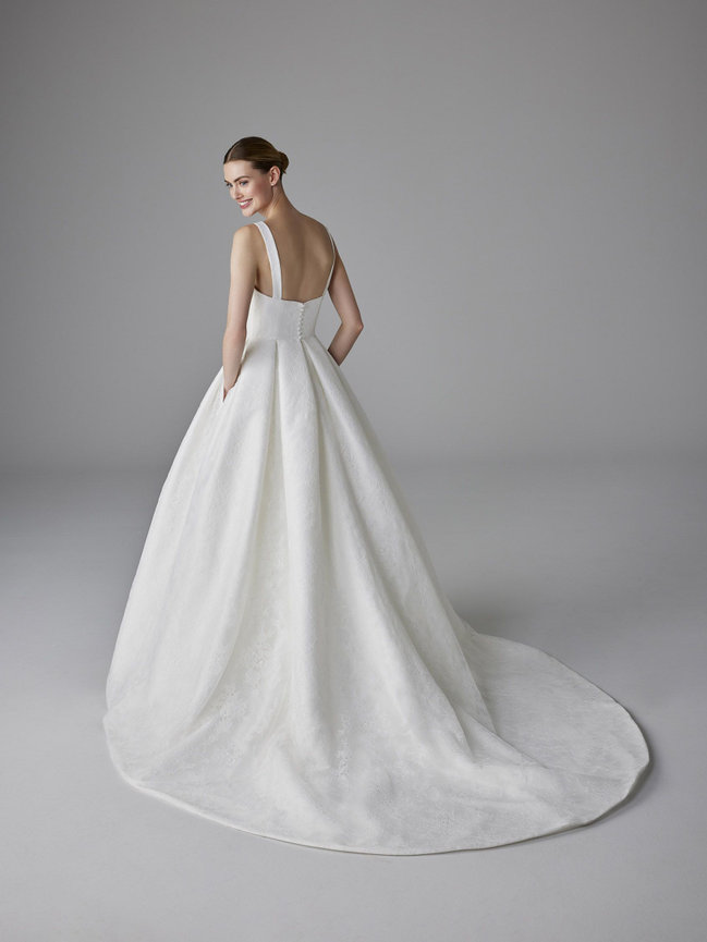 Shop Stunning Sydney Wedding Dresses at Penrith Bridal Shop Stunning Sydney Wedding Dresses at Penrith Bridal