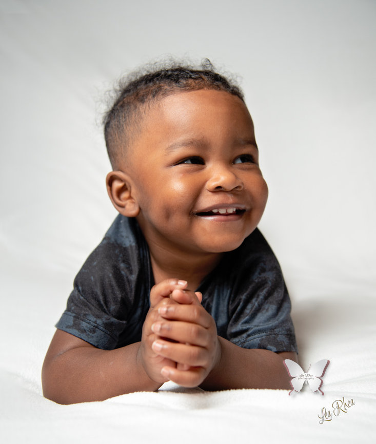 Children Photography 18 month old in studio