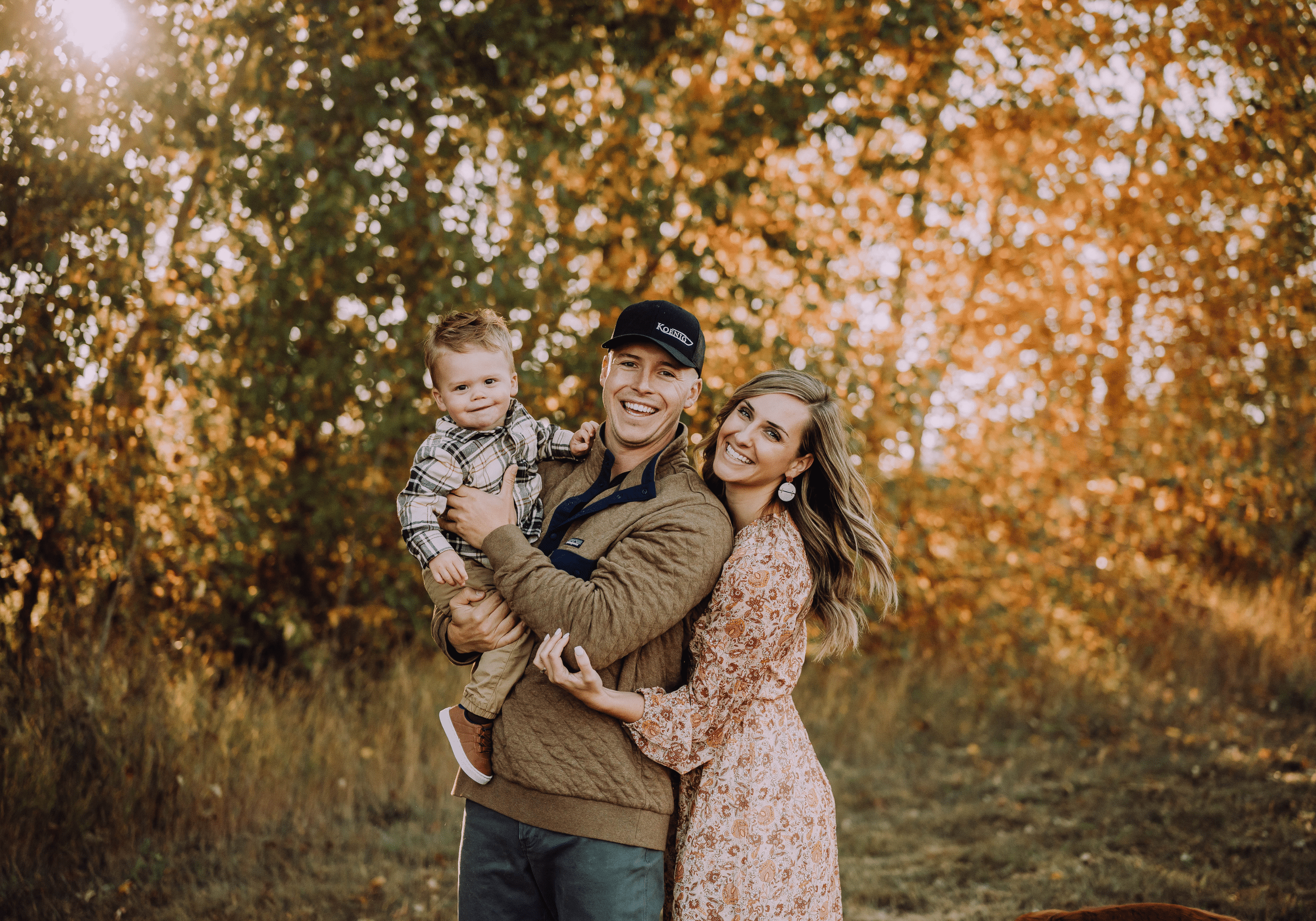 What to Wear for your Fall Family Photos - How to Style you Fall Session